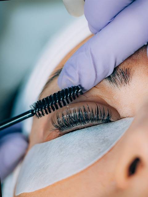 “Levantamento de cílios” pode ser um bom negócio com a técnica Lash Lifting